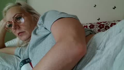 Snapshot of kathleenedwards chatting on 07.14.26 Kathleen online show from 07.14.26