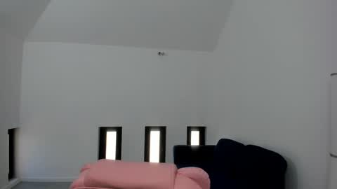      online show from 03.05.25
