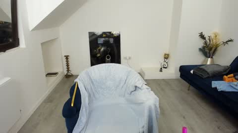      online show from 09.17.25