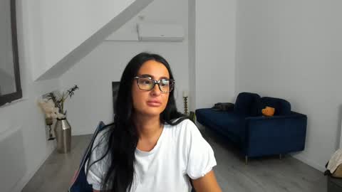 Snapshot of kathy_baby chatting on 10.06.25 online show from 10.06.25