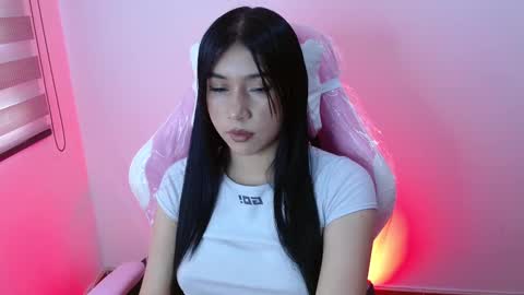 Snapshot of kathy_de chatting on 10.22.25 kathy de online show from 10.22.25