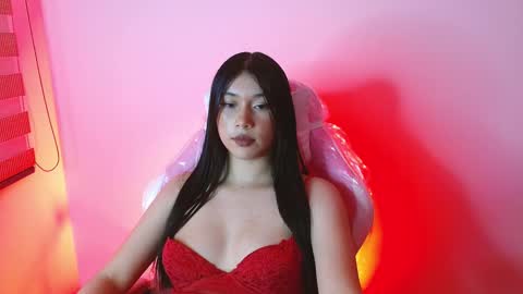 Snapshot of kathy_de chatting on 11.08.25 kathy de online show from 11.08.25