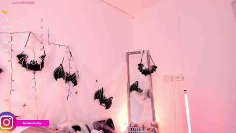 Snapshot of kathybecker chatting on 11.01.25 Katherine online show from 11.01.25