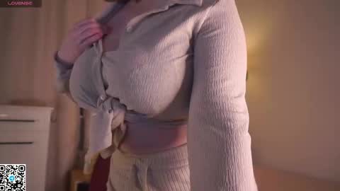 Snapshot of kathyclaytons chatting on 10.12.25 Aneta online show from 10.12.25