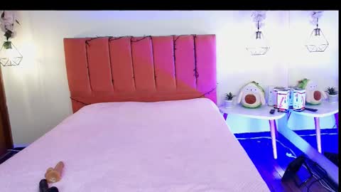 Snapshot of kathyy_1 chatting on 12.16.25 Katy online show from 12.16.25