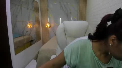 Snapshot of kati_momy chatting on 07.22.26 kati online show from 07.22.26