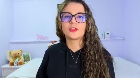 Snapshot of katia_foxx chatting on 10.08.25 Khaterine online show from 10.08.25