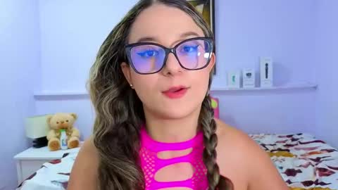 Snapshot of katia_foxx chatting on 11.04.25 Khaterine online show from 11.04.25