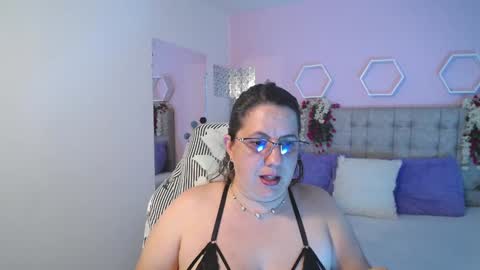 katerin Joness online show from 12.15.24