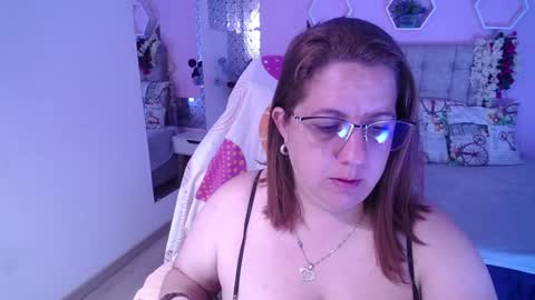 katerin Joness online show from 01.11.25