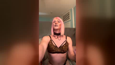 Snapshot of katiebabykitty chatting on 05.22.26 katiebabykitty online show from 05.22.26