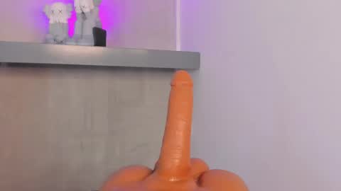 Snapshot of katiecruz_ chatting on 02.28.25 Katie online show from 02.28.25