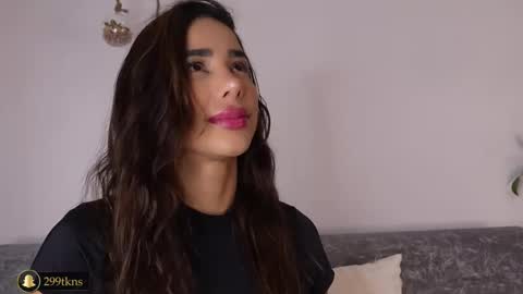 Snapshot of katiecruz_ chatting on 10.10.25 Katie online show from 10.10.25