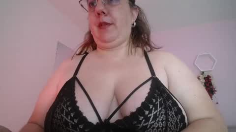 Snapshot of katiee_jones_ chatting on 02.18.25 Katherine online show from 02.18.25