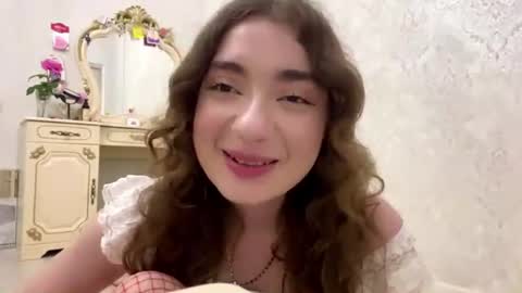 Snapshot of katinaflatau chatting on 07.09.26 Rosie online show from 07.09.26