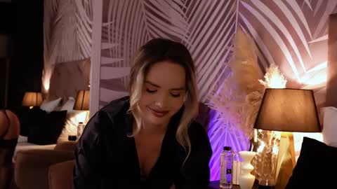 KatJolie online show from 10.23.25