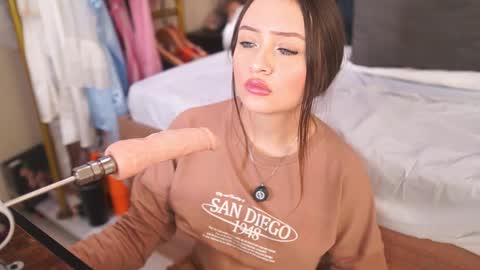 K A T L Y N  online show from 10.26.25