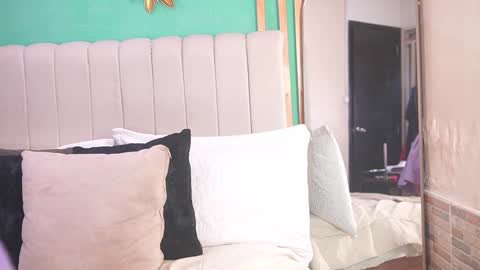 K A T L Y N  online show from 11.30.25