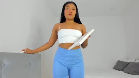 Snapshot of katnees_correa chatting on 02.05.25 Follow me on instagram and twitter as correaktnees online show from 02.05.25
