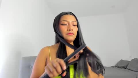 Snapshot of katnees_correa chatting on 03.10.25 Follow me on instagram and twitter as correaktnees online show from 03.10.25