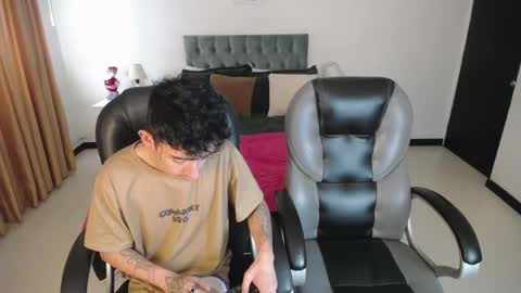 Snapshot of katnia_and_marcuz chatting on 01.03.25 Katnia and Marcuz online show from 01.03.25