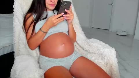 Snapshot of katrin_fit chatting on 10.19.25 Katrin online show from 10.19.25