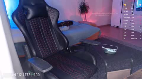 Snapshot of katrin_fox chatting on 02.26.26 pvt open online show from 02.26.26