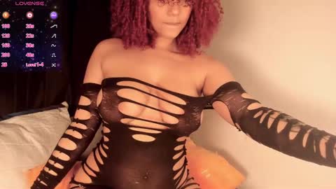 Snapshot of katrinaa_ricci chatting on 10.02.25 Katrina Ricci online show from 10.02.25