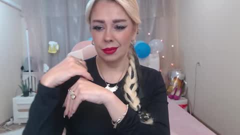 Snapshot of katrinacharm chatting on 09.25.25 katrinacharm online show from 09.25.25