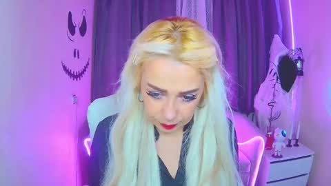 Snapshot of katrinacharm chatting on 11.02.25 katrinacharm online show from 11.02.25