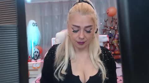 Snapshot of katrinacharm chatting on 11.06.25 katrinacharm online show from 11.06.25