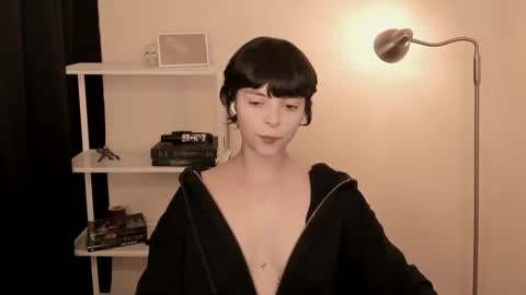 Snapshot of katsurotaro chatting on 10.13.25 katsuro online show from 10.13.25