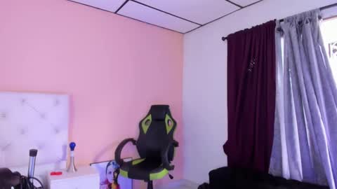 Snapshot of katte_landerr chatting on 10.04.25 Katte online show from 10.04.25