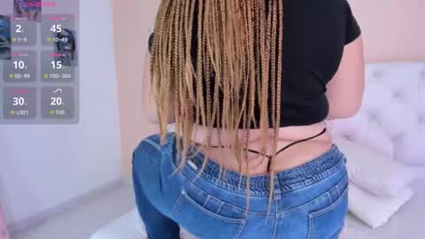 Snapshot of katte_landerr chatting on 10.28.25 Katte online show from 10.28.25