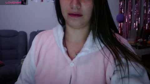 Snapshot of kattie_love chatting on 02.12.25 kattie online show from 02.12.25