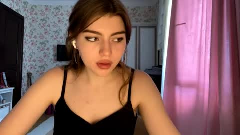 Snapshot of kattiemichelson chatting on 06.07.26 Molly online show from 06.07.26