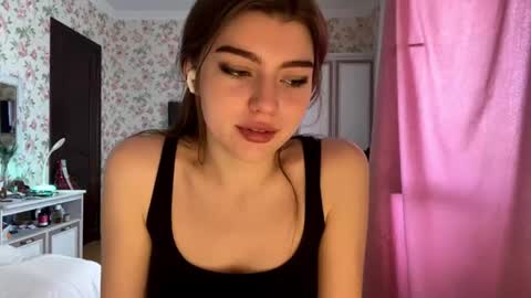 Snapshot of kattiemichelson chatting on 06.14.26 Molly online show from 06.14.26