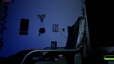 kattx   independent model online show from 11.27.25