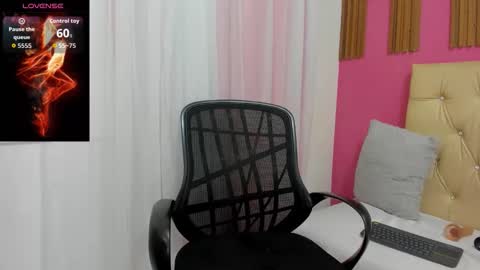 Snapshot of katty_cooper1 chatting on 05.28.26 katty online show from 05.28.26