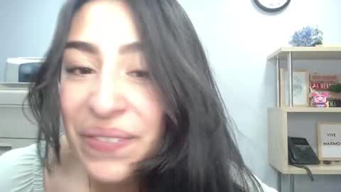 katty_love01 online show from 09.17.25