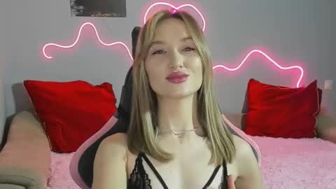 Snapshot of kattyfill chatting on 10.27.25 KattyFillHot online show from 10.27.25