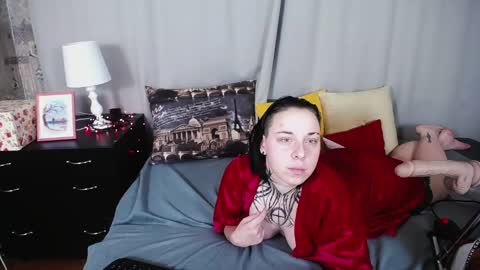 Snapshot of kattyroys chatting on 01.25.25 Katty online show from 01.25.25