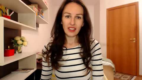 Snapshot of kattysapphire chatting on 09.20.25 KattySapphire online show from 09.20.25
