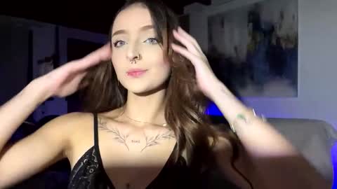 Snapshot of katydeliz chatting on 10.27.25 katy deliz online show from 10.27.25