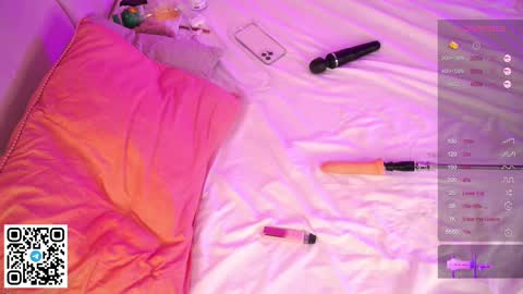 Mia  Lovense is active Private is Open online show from 02.14.25