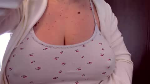 Snapshot of katynextdoor chatting on 01.19.26 Katy online show from 01.19.26