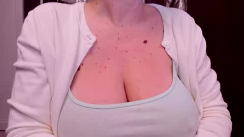 Snapshot of katynextdoor chatting on 02.11.26 Katy online show from 02.11.26