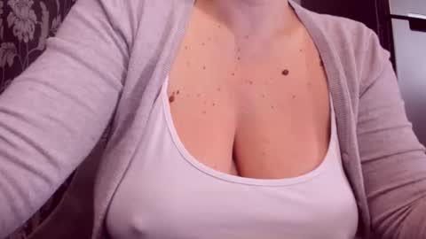 Snapshot of katynextdoor chatting on 02.24.26 Katy online show from 02.24.26