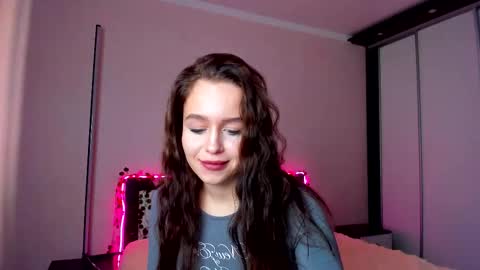 Snapshot of katyxkitten chatting on 11.19.25 Stesha online show from 11.19.25