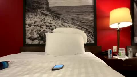 Snapshot of kawarthalakes chatting on 10.13.25 kawarthalakes online show from 10.13.25